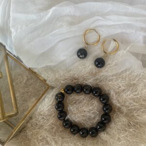 Črna eleganca s srebrom