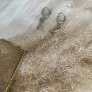 Črna eleganca s srebrom