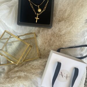 Črna eleganca s srebrom