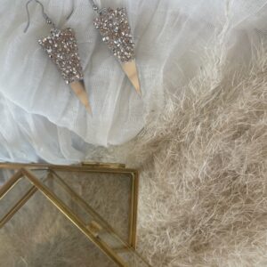 Črna eleganca s srebrom