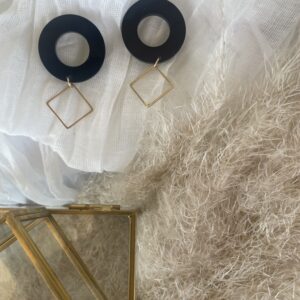 Črna eleganca s srebrom