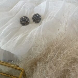 Črna eleganca s srebrom