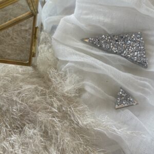 Črna eleganca s srebrom